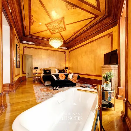 1877 Estrela Palace Guest house