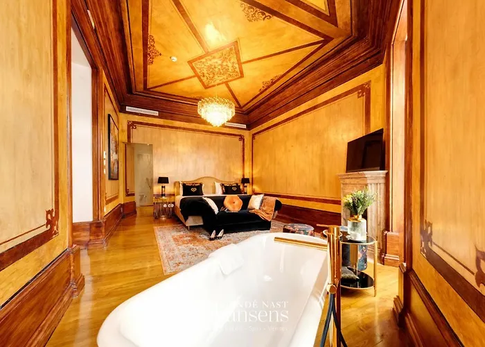 1877 Estrela Palace Guest house